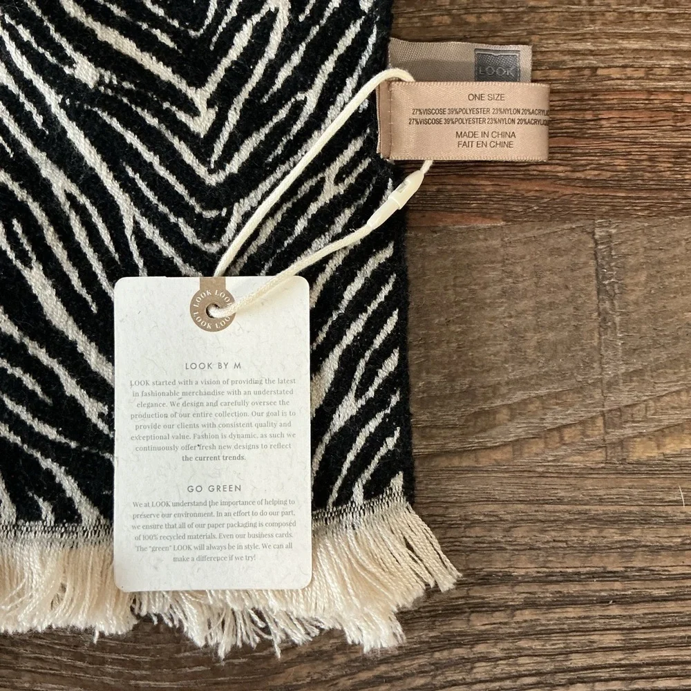 Look by M Common Knit Zebra Pattern Scarf